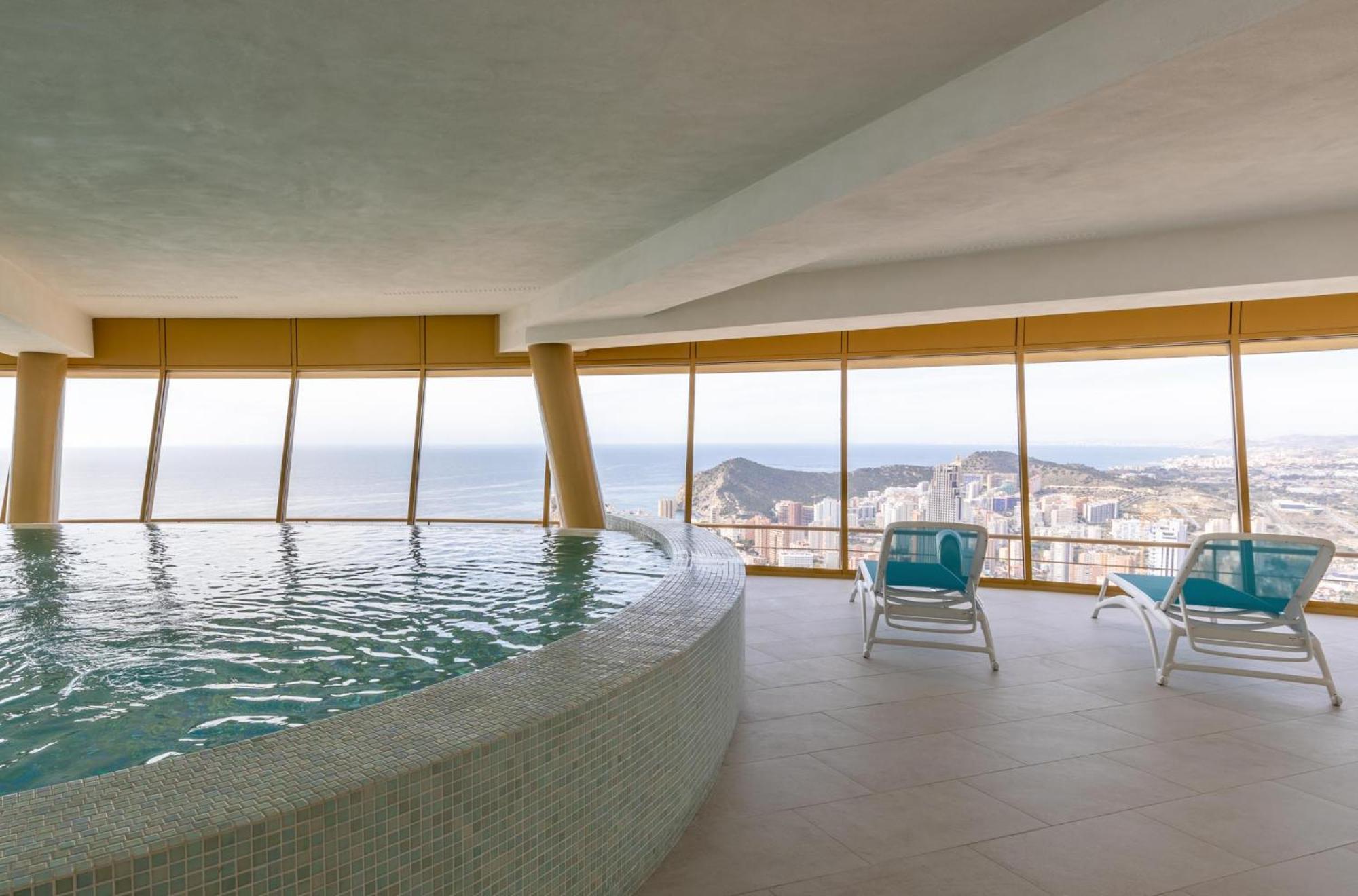 Intempo Luxury Sky Resort And Spa By Kitti Benidorm Exterior foto